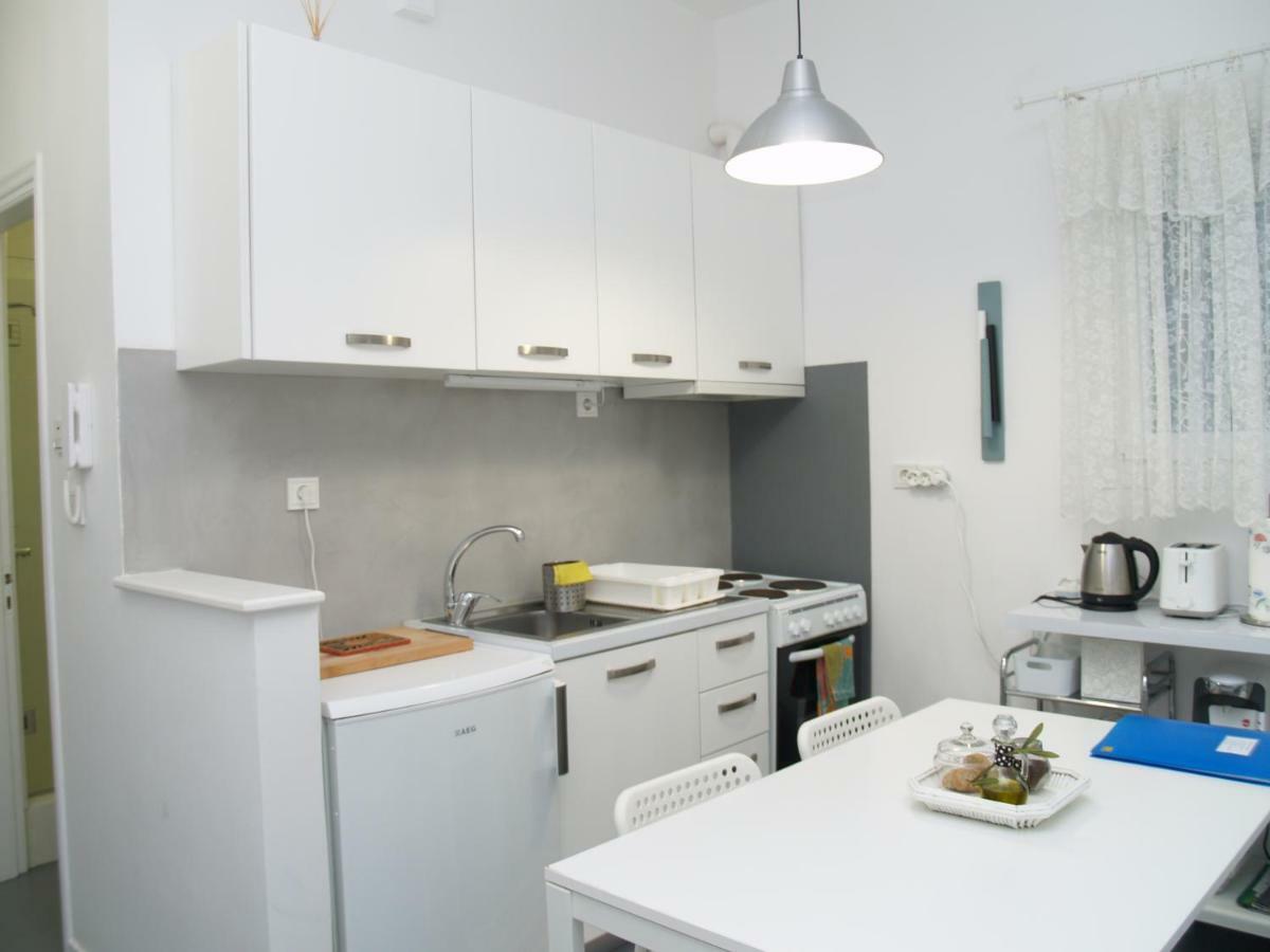 Newly Renovated Apt In Kolonaki Афины Экстерьер фото